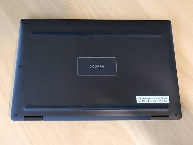 New XPS13 2-in-1 プレミアム の底面の画像