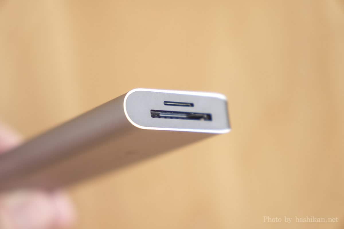 Belkin USB-C 7-in-1マルチポートハブアダプターのSDカード部分の拡大画像