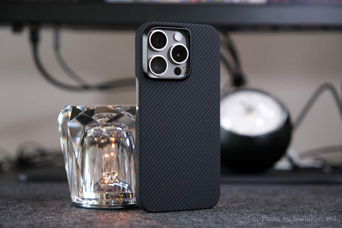 PITAKA『MagEZ Case4』を装着したiPhone15Pro